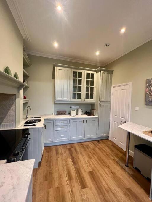 Flat In The Heart Of Holland Park Διαμέρισμα Λονδίνο Εξωτερικό φωτογραφία
